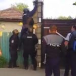 VIDEO Viceprimar din Prahova, complice la furturile din TIR-uri. Marfa, depozitată la liceul din Valea Călugărească