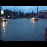 O ploaie torențială a inundat mai multe străzi din municipiul Suceava VIDEO