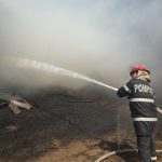 ISU Prahova, în alertă! Incendiu la un depozit  de reciclarea a deșeurilor metalice si nemetalice
