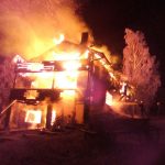 Incendiu devastator la o casă de vacanță din localitatea prahoveană Breaza.