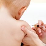 300 de bebeluși din Prahova, restanţieri la vaccinarea împotriva hepatitei B, din lipsa vaccinului