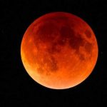 Eclipsa totală de lună poate fi urmărită, vineri, la Observatorul Astronomic