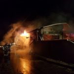 Incendiul care a distrus un service auto la Păulești, provocat de un scurtcircuit
