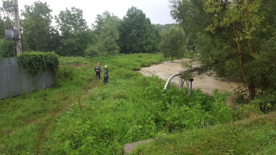 Ploaia torențială a creat probleme în mai multe localități din județul Prahova | VIDEO