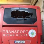 Societatea TUR a identificat presupușii autori ai vandalizării autobuzului său VIDEO