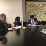 Primarul Adrian Dobre a semnat contractul pentru achiziționarea primelor 10 autobuze. Cum arată și când vor ajunge la Ploiești| FOTO&VIDEO