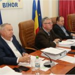 Șefii Consiliului Județean Bihor pregătesc concedierea funcționarilor indezirabili și destructurarea instituției