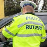 Poliția Neamț: Noile reglementări privind folosirea telefonului mobil în timpul condusului