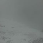 Pe Țarcu a nins și salvamontiștii avertizează turiștii să se echipeze corespunzător