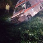 BRAŞOV | Ambulanţă condusă de un şofer băut, implicată în accident
