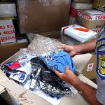 Articole textile, încălţăminte şi parfumuri,  contrafăcute, confiscate la P.T.F. Giurgiu