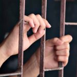 Un tânăr din judeţul Neamţ, arestat preventiv pentru pornografie infantilă şi şantaj