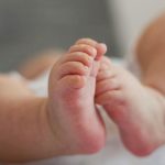 Caz șocant la Ploieşti: S-a născut un bebeluş cu două penisuri