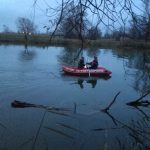 VIDEO | Femeie găsită înecată, într-un lac din Colun