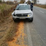Update Foto| Un șofer neatent la drum a lovit un atelaj hipo. Traficul a fost blocat, pe DN 72, la Dărmănești