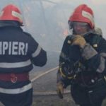 Intervenție a pompierilor bârlădeni la o casă în flăcări din comuna Iana