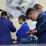 Agenții economici din Sălaj pot solicita școlarizarea elevilor în diverse meserii