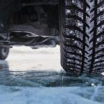 Recomandări privind siguranța circulației rutiere în condiții de carosabil umed, acoperit cu zăpadă sau polei