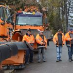 13 utilaje și 17 persoane vor deszăpezi municipiul Petroșani