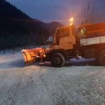 VIDEO: Zăpada s-a așternut pe drumurile județene din Hunedoara