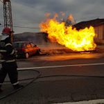 VIDEO-FOTO: Un șofer a lovit o țeavă de gaz în Petrești