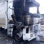 Un TIR staționat a luat foc, în incinta unei societăți din Găești