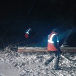 67 de utilaje, pregatite sa actioneze pe drumurile din judet. Drumul spre Paltinis, blocat din cauza copacilor cazuti