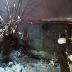 Doi tineri din Movileni, în pragul disperării, după ce un incendiu le-a distrus locuinţa în plină iarnă – FOTO&VIDEO