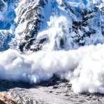 Este pericol uriaș de avalanşă în Munţii Bucegi