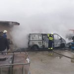 Incendiu într-o localitate din Timișoara. Mai multe mașini s-au făcut scrum
