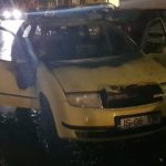 O mașină a luat foc în cartierul Alexandru cel Bun