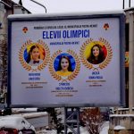 Primii cinci elevi olimpici, promovați pe panouri publicitare în Piatra-Neamț