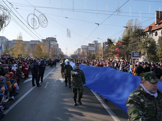 Doar un drapel de 100 de metri a făcut diferența față de manifestările din anii precedenți de 1 Decembrie