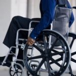 Persoanele cu dizabilități pot depune cereri pentru acordarea tehnologiilor asistive