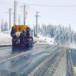 Ninge pe toate sectoarele de drum din Bistrița-Năsăud, iar pe DN 17, în Piatra Fântânele, vântul bate cu o viteză de 40 km/h (FOTO)
