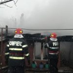 VIDEO/FOTO. Incendiu la două imobile din Craiova