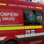 Ambulanță SMURD rămasă înzăpezită pe o stradă din Botoșani