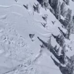 Imagini incredibile cu un schior care a fost surprins de avalanșă în Munții Bucegi | VIDEO
