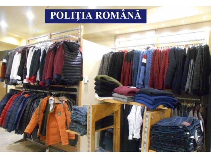 Articole de încălțăminte și îmbrăcăminte contrafăcute confiscate de la 3 comercianți din Brăila