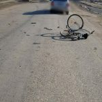 Biciclist lovit de un autoturism, la Moreni