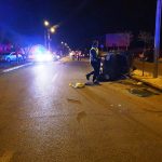Accident spectaculos în Craiova. O maşina ajuns pe una din părţile laterale, trei persoane la spital – FOTO