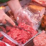 Sute de kilograme de carne, confiscate de polițiștii doljeni