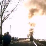Autocamion în flăcări, pe un drum județean (FOTO-VIDEO)