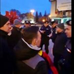 (VIDEO) Nu au fost lăsați să protesteze! Mai mulți bistrițeni, alungați de jandarmi