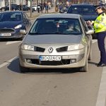 Șoferițele din Bacău, “amendate” în trafic cu mărțișoare