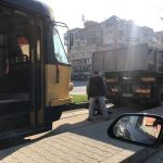Încă un tramvai a sărit de pe șine, la Craiova.  „Știți câte bancuri există cu tramvaiele din Craiova care sar de pe șine?”