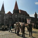 Filmări la Castelul Corvinilor din Hunedoara. Edificiul medieval va apărea într-o reclamă în Rusia