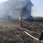 O casă și o mașină, mistuite de flăcări într-o localitate din județul Giurgiu