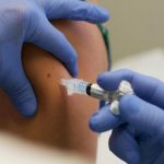 În cabinetele medicilor de familie și la nivelul DSP Neamț nu mai sunt în stoc doze de vaccin gripal