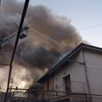 VIDEO / GALERIE FOTO: Incendiu, în Iaşi. Ard două case!